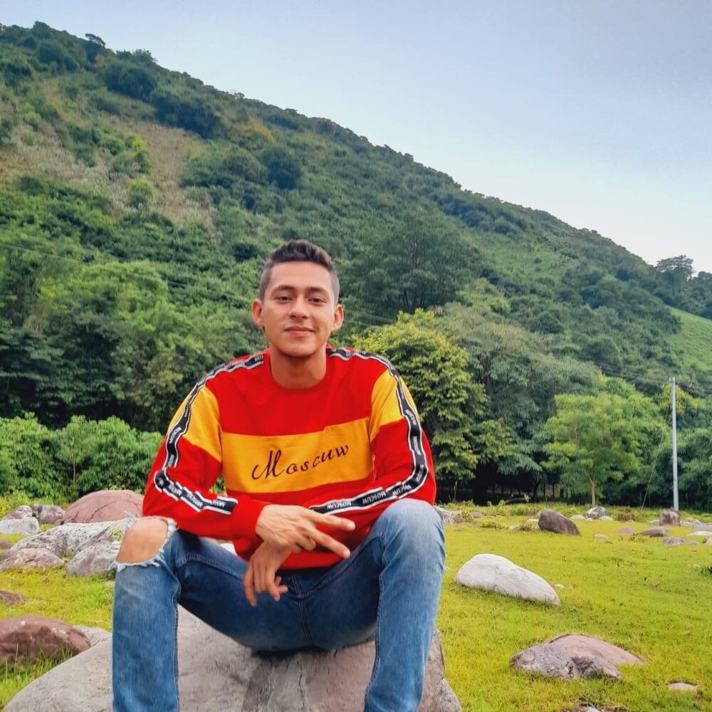 Boy_hot- Chatroom