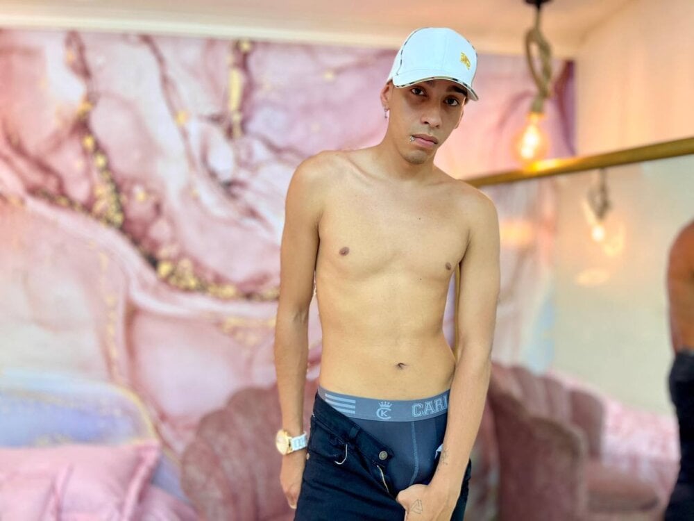 Boys_Pranks Chatroom