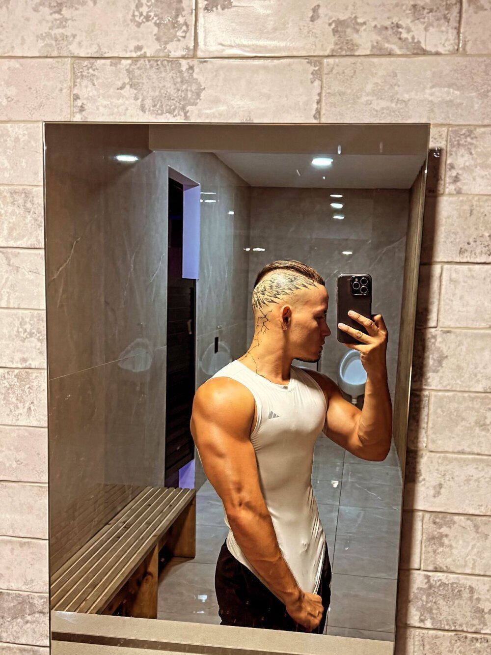 Branfonhot_ Chatroom