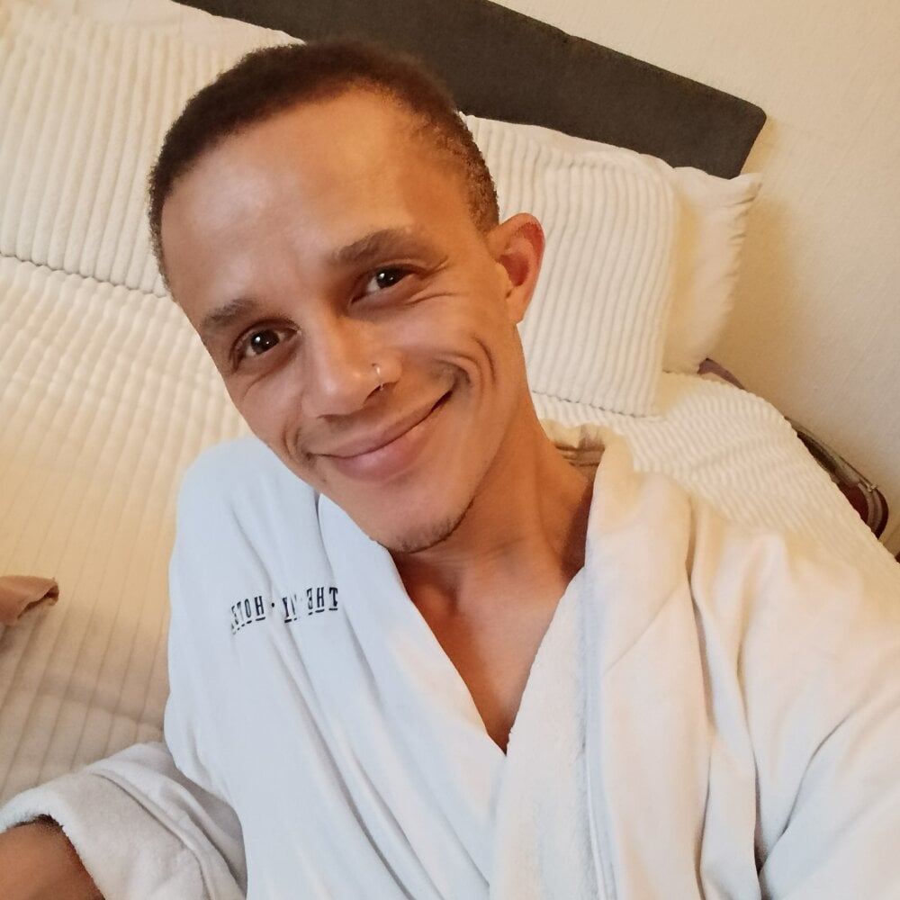 Brentrawbreed Chatroom