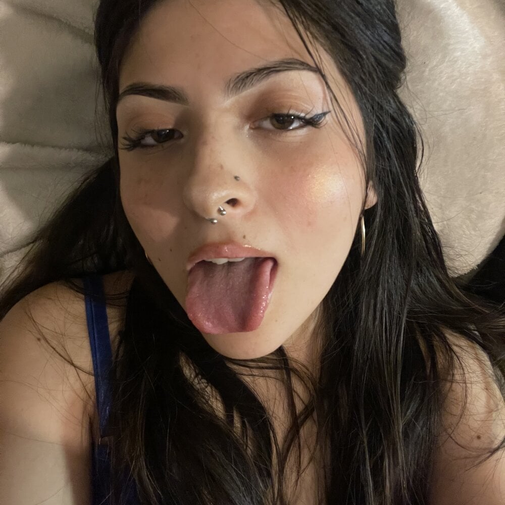 Bri_Starr Chatroom