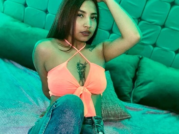 brunette-kinky