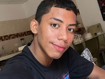 brunette-boy