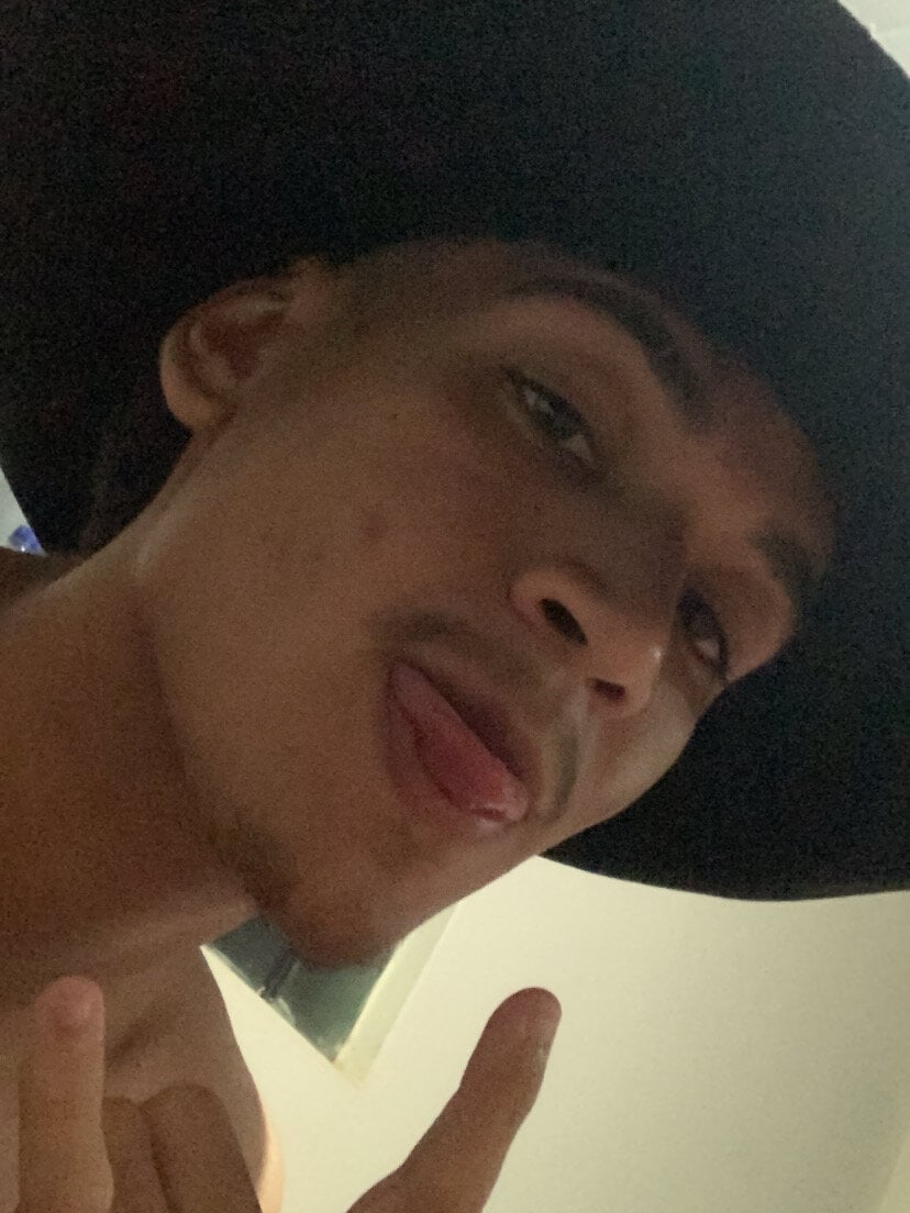 Bruno18cmmmmkk Chatroom