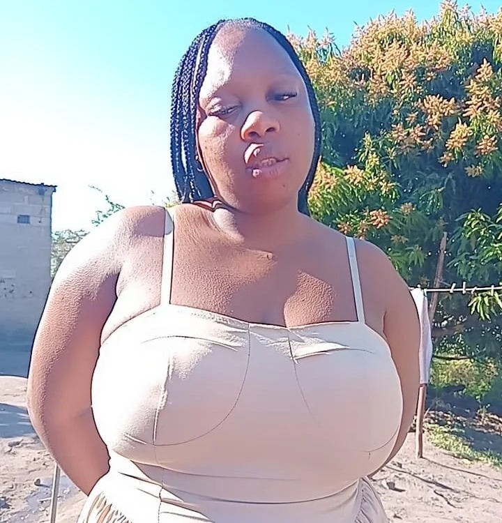 BustyBoobs68 Chatroom