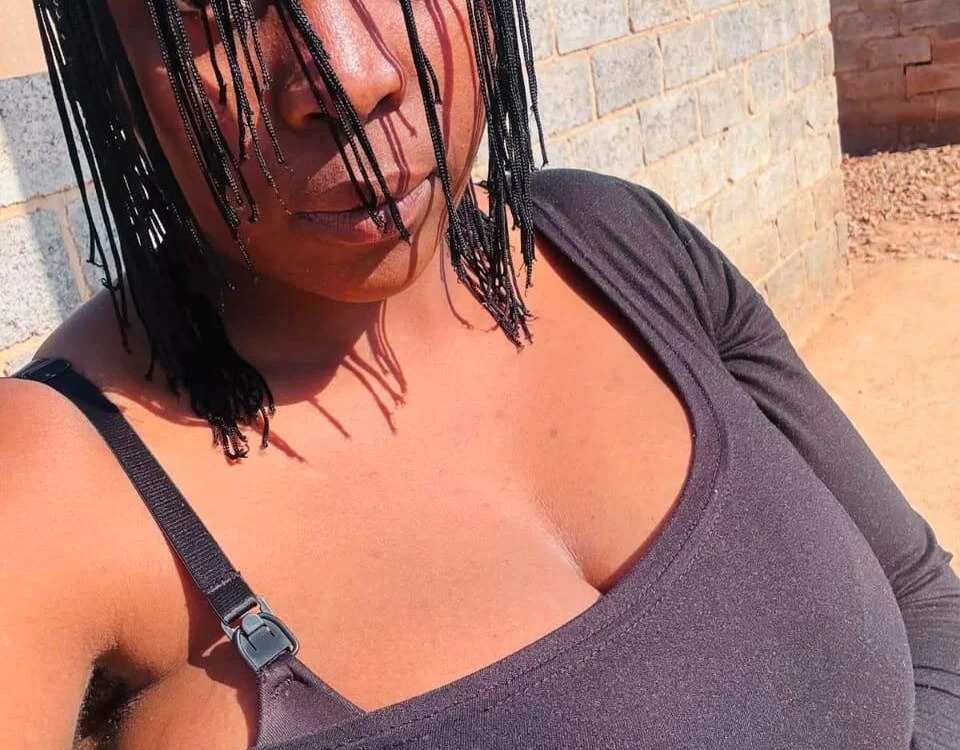 BustyBoobsx95 Chatroom