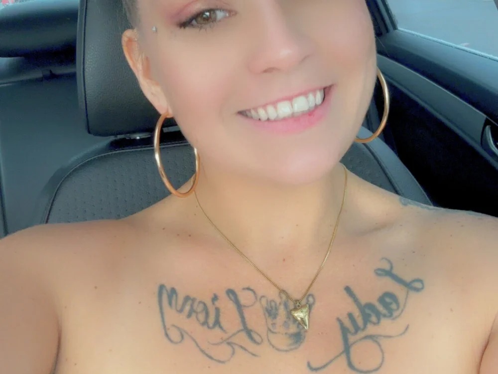 Busty_Beanz Chatroom