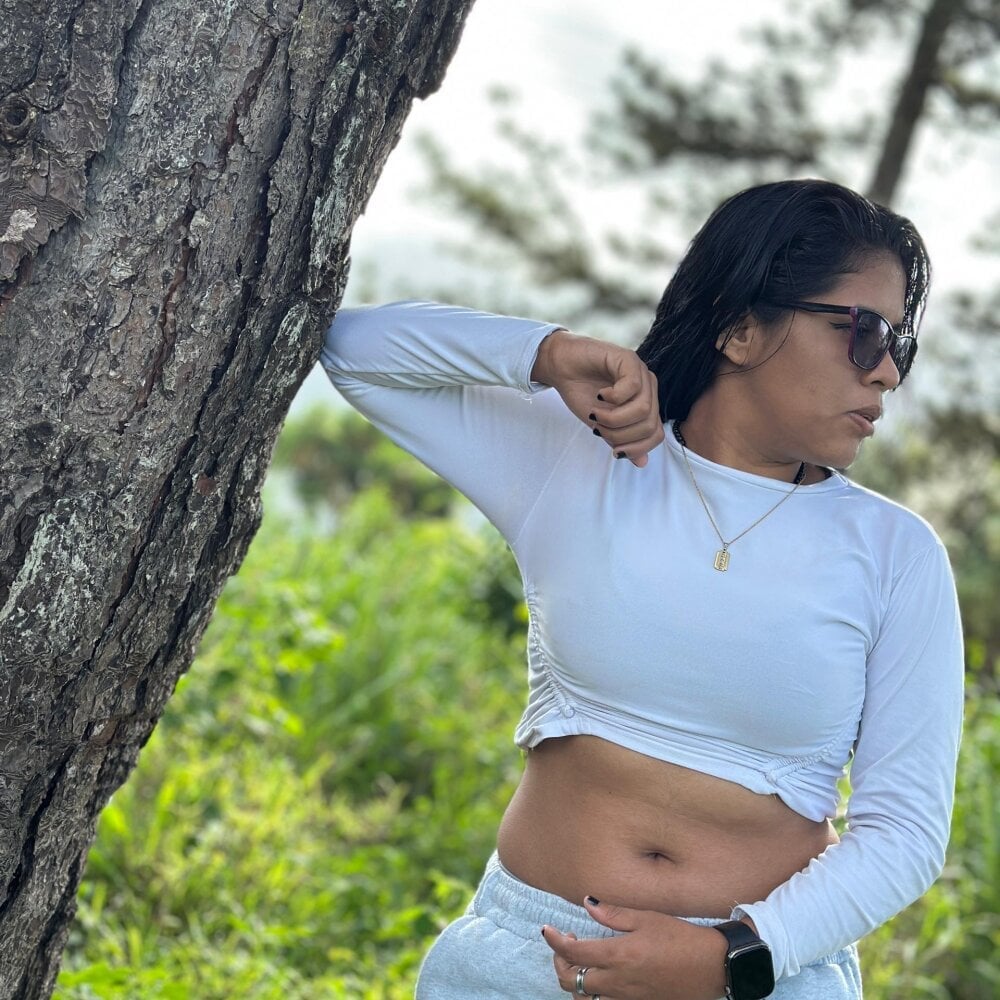 COLAMBIA_QEEN Chatroom