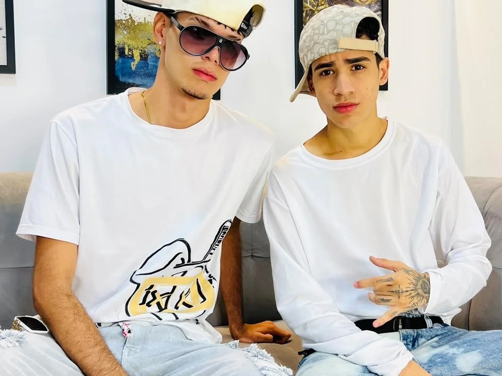 COOL_BOYS2 Chatroom