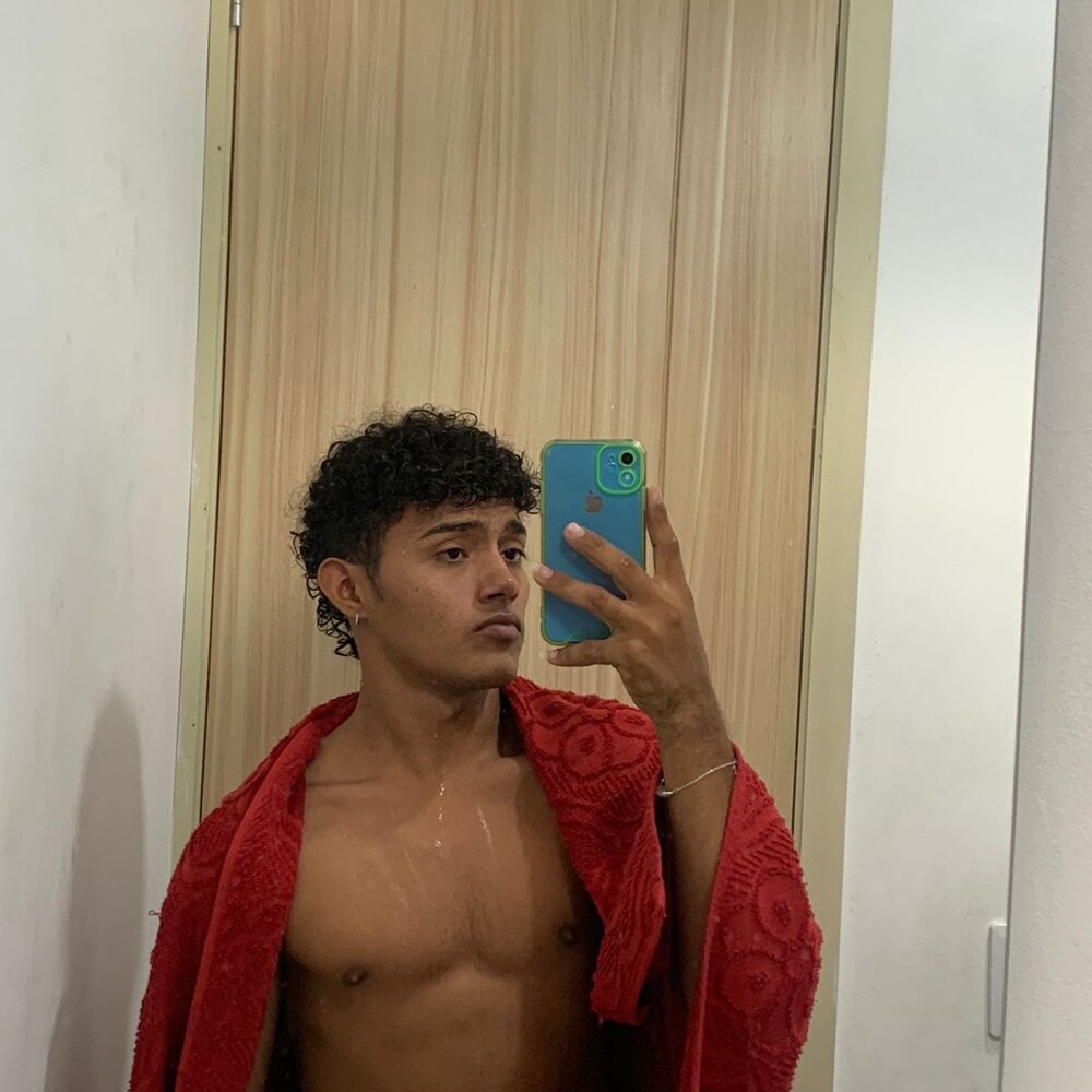 COUPLES_BOYS Chatroom