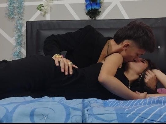 COZY7COUPLE Chatroom