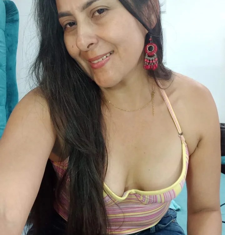 CameliaMilf Chatroom