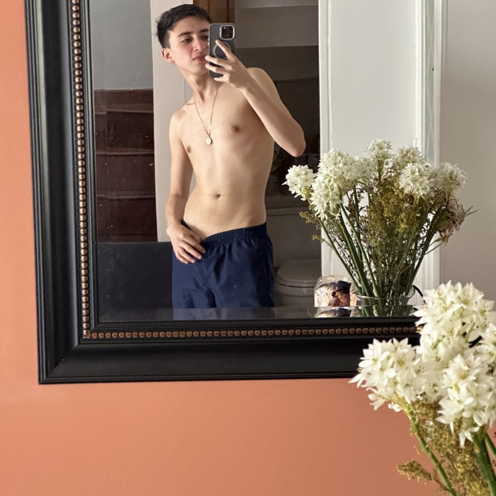 CamiRojas_boy Chatroom