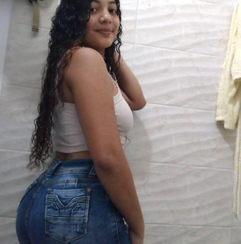 Camila-18w Chatroom