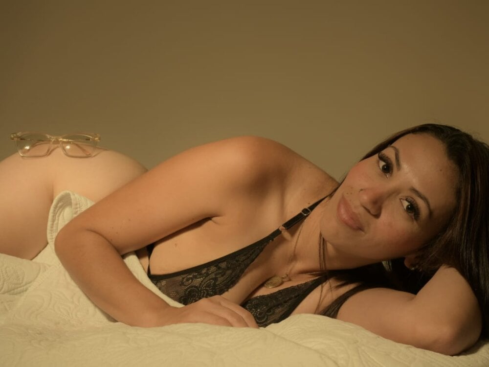 Camille_Juicy Chatroom