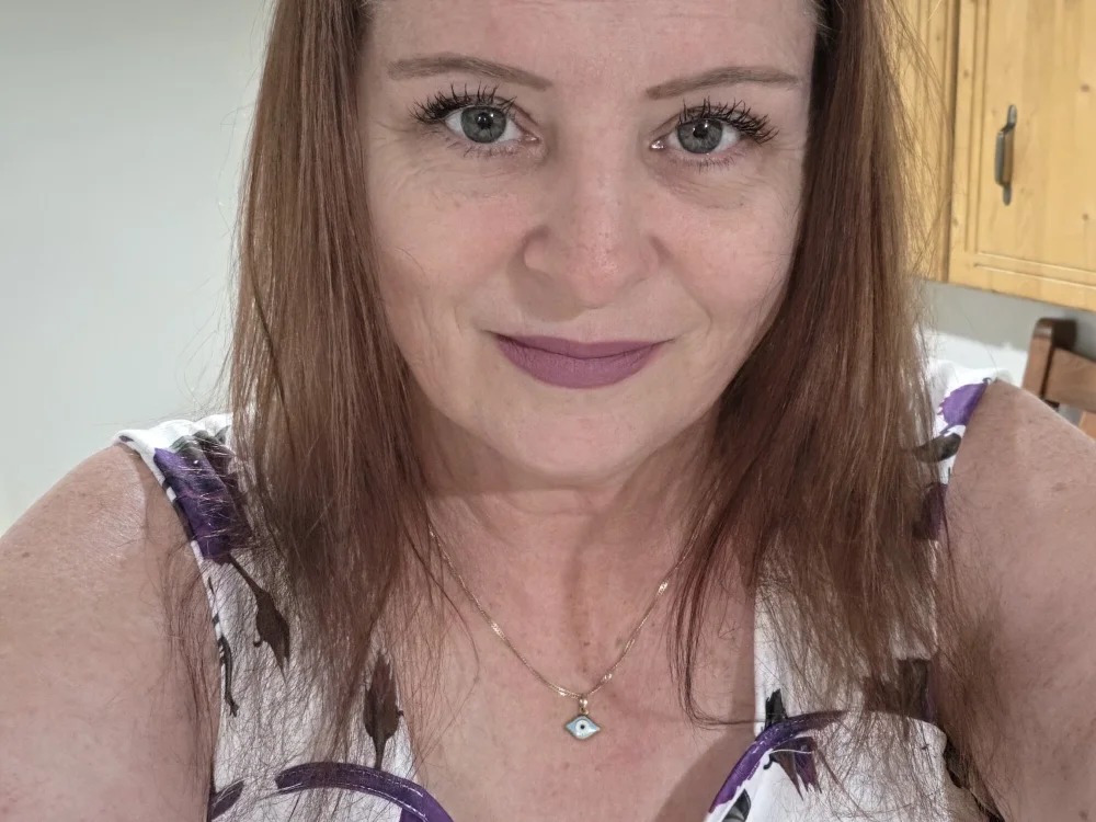 CanadianQueen1973 Chatroom