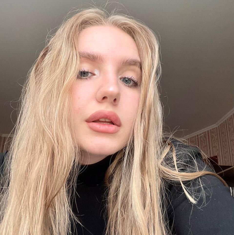 Cara_Goodgirl Chatroom
