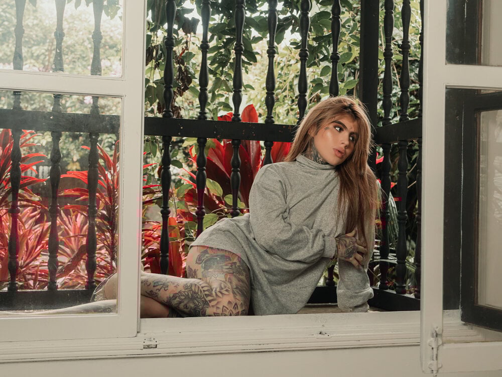 CarlaBrunni Chatroom