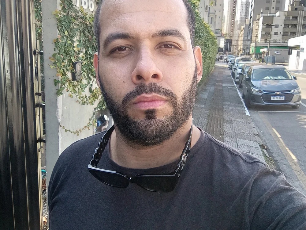 Carlos02145 Chatroom