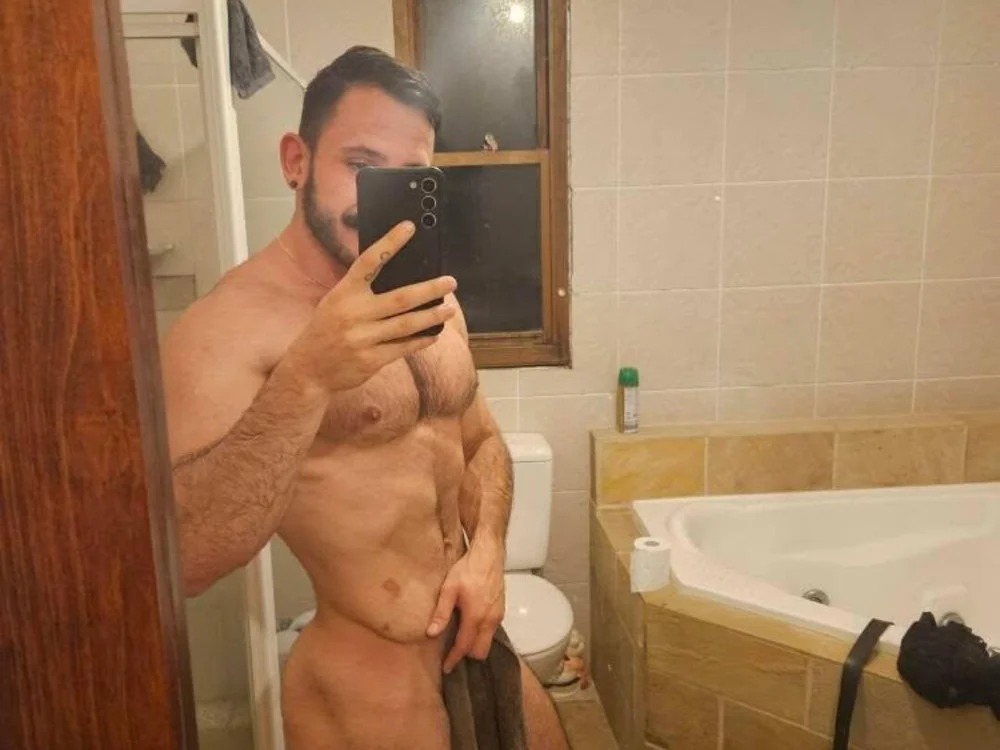 CarlosRides Chatroom