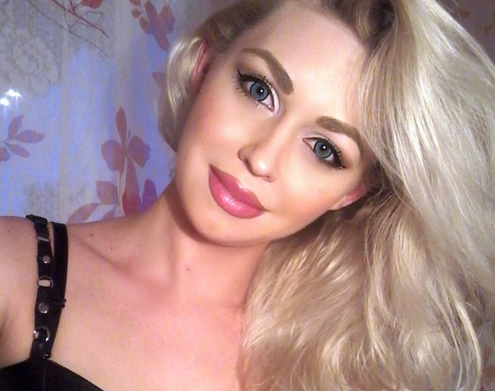 CarlyLaAngelsw Chatroom