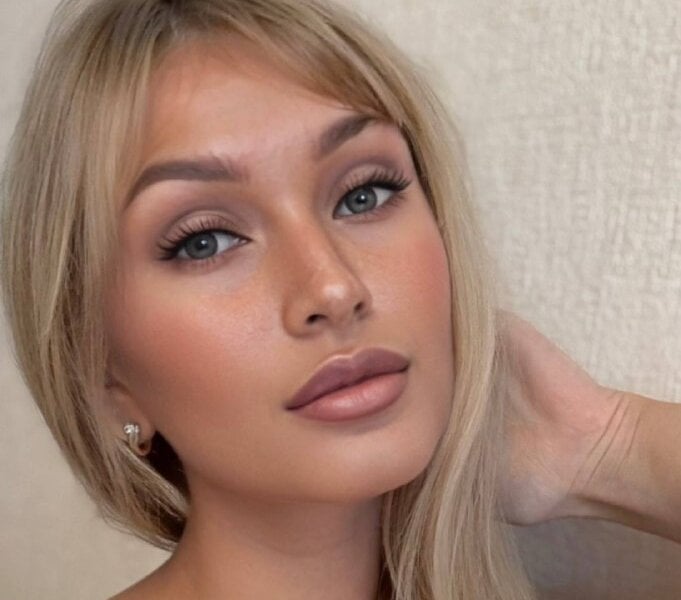 Carolin_Hunter Chatroom