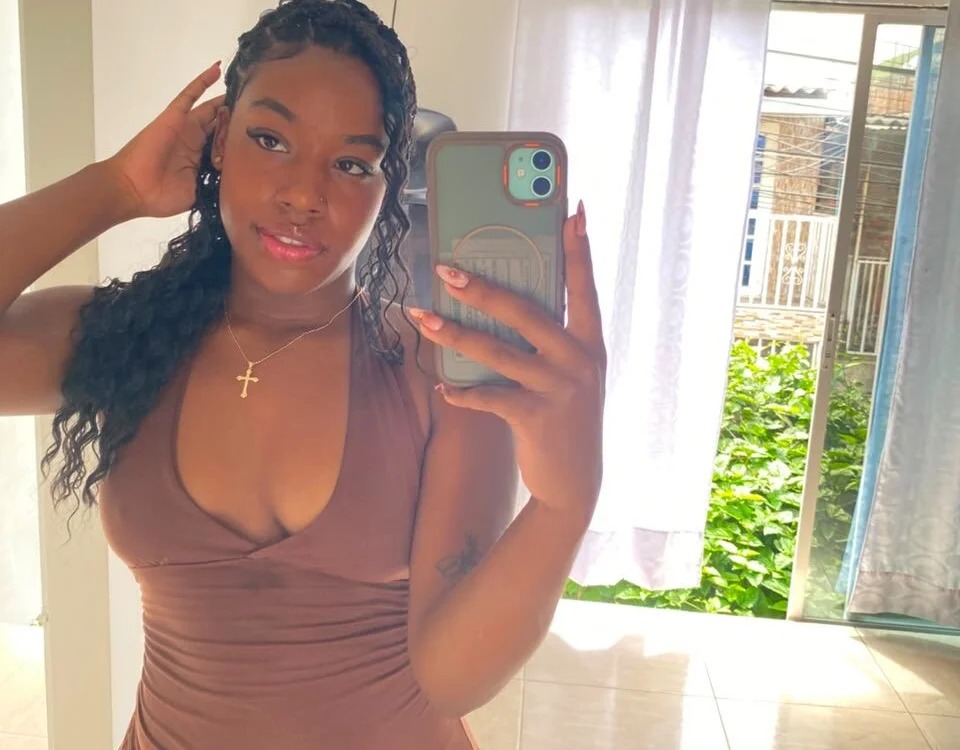 CarolineMonroe_ Chatroom