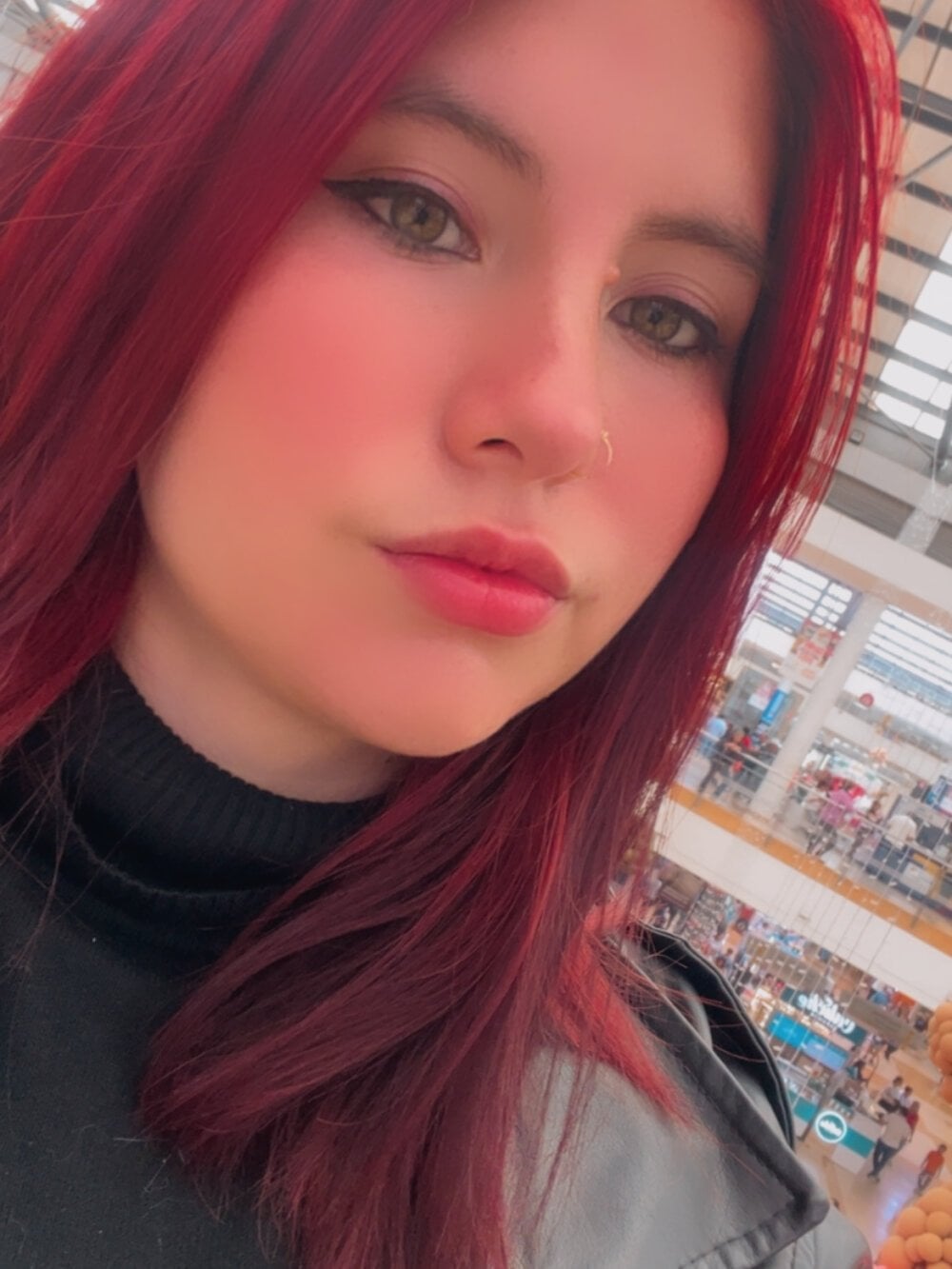 Caroline_red Chatroom