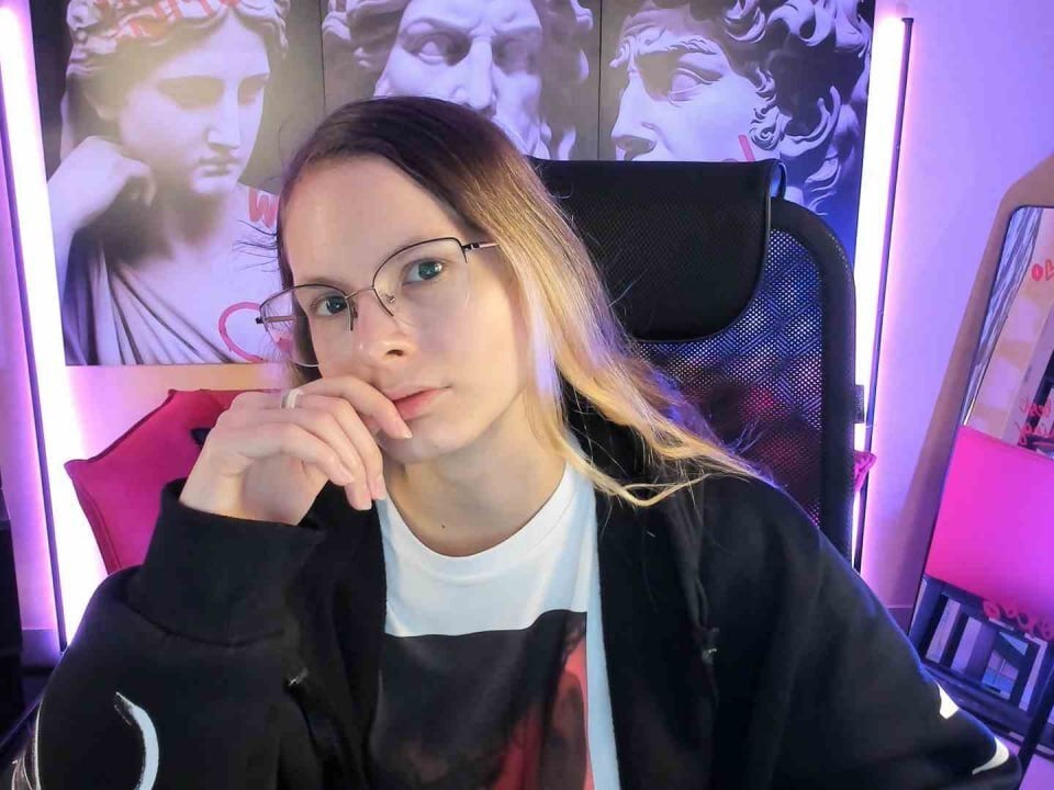 Carrie_Rose Chatroom