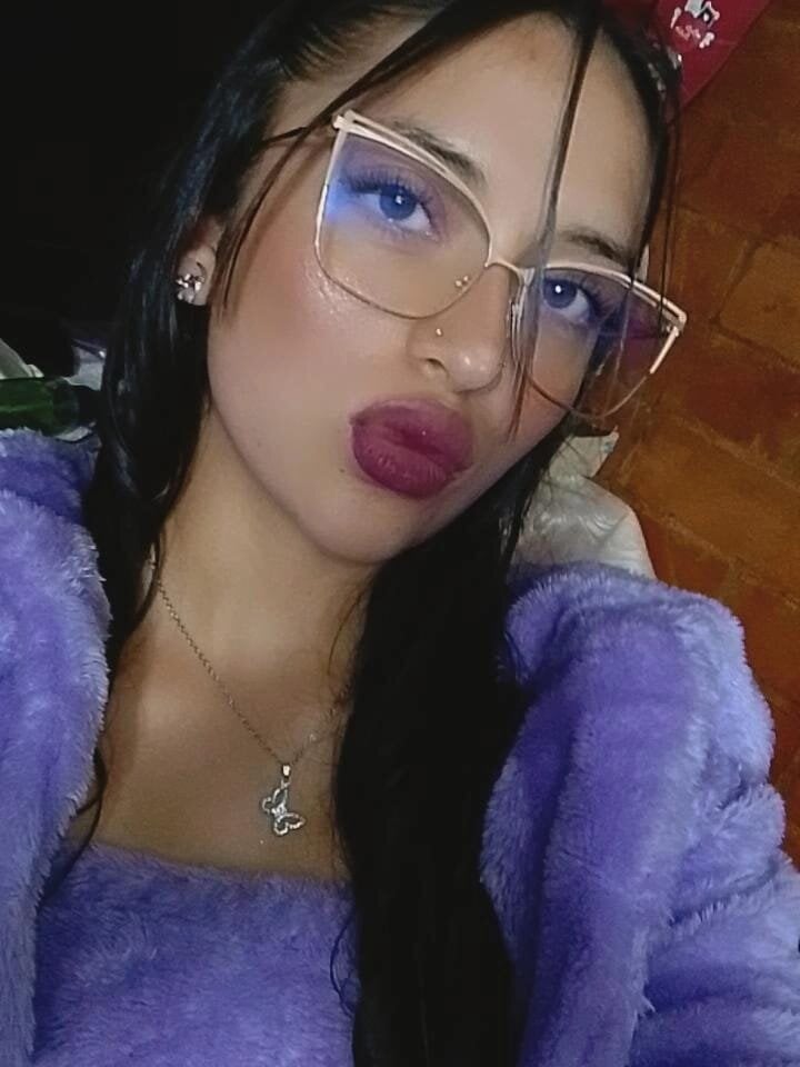 CelesteLewiss Chatroom