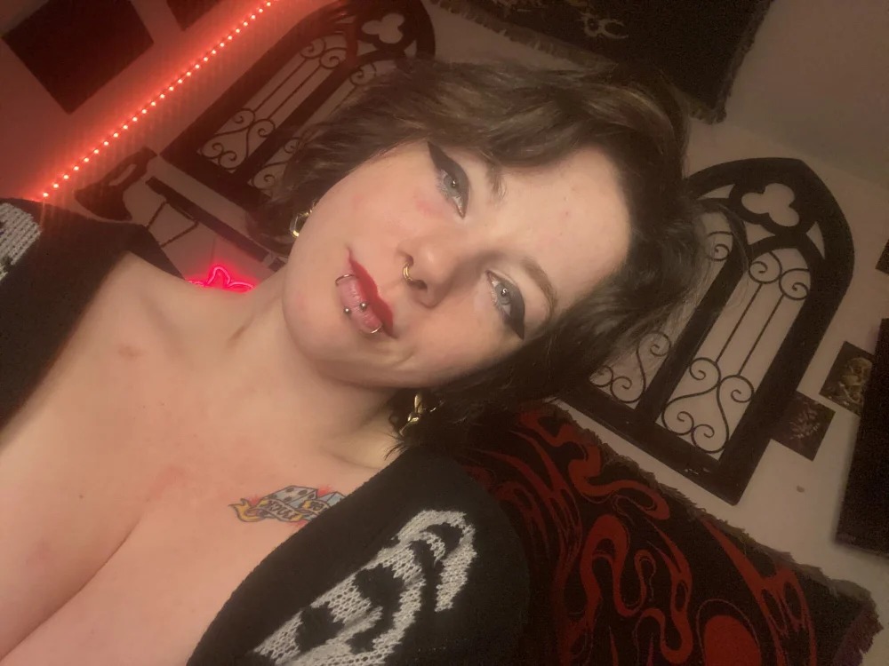 Chained_Aless Chatroom