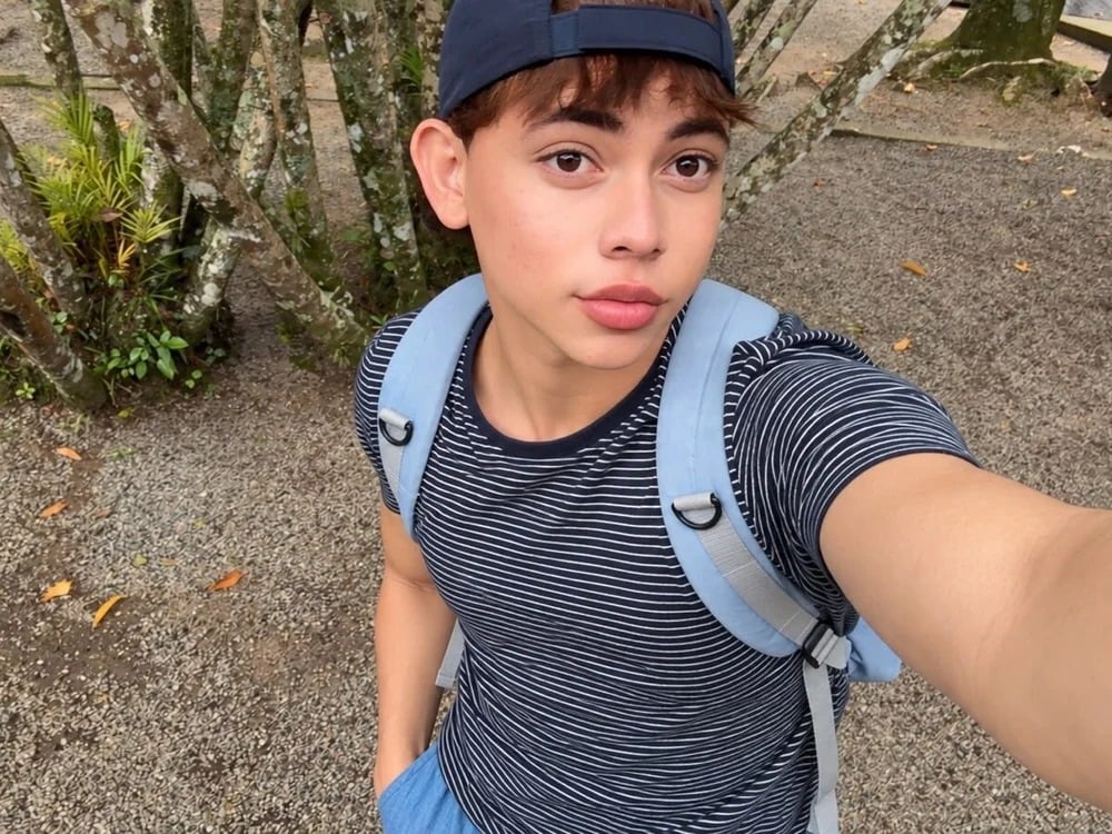 Charlie_cute Chatroom