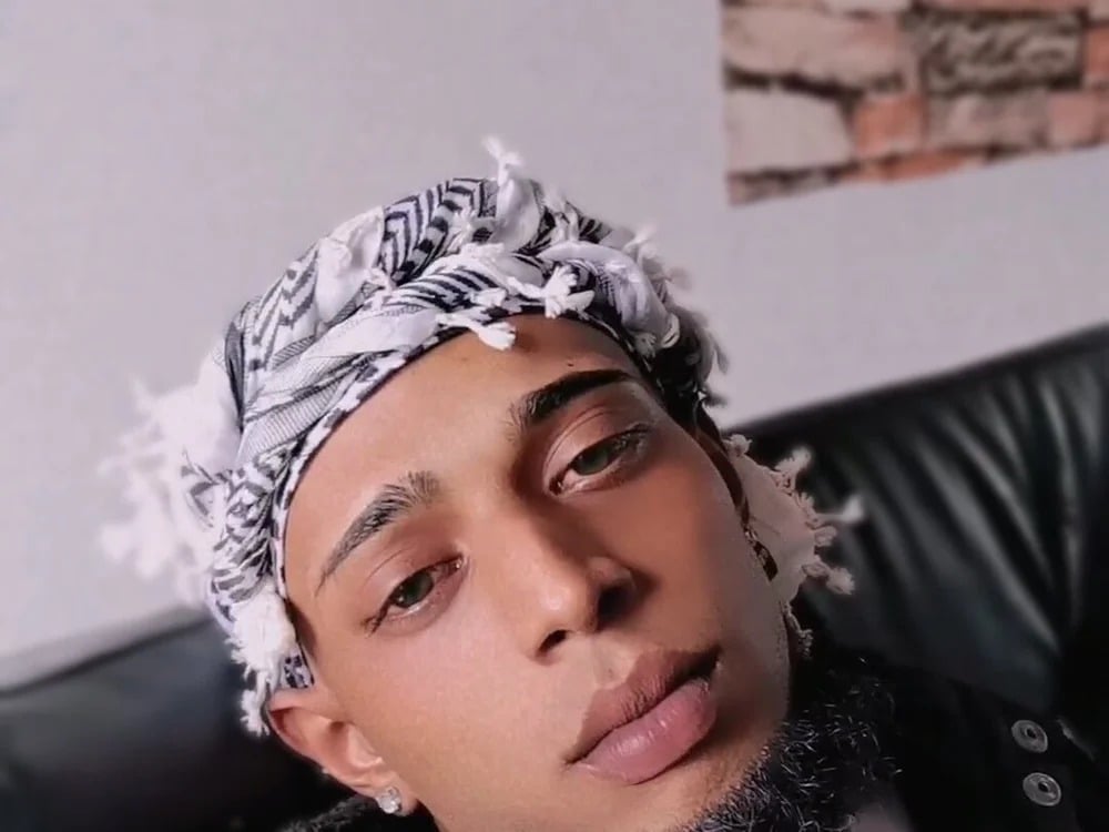 CharmingIndian1 Chatroom