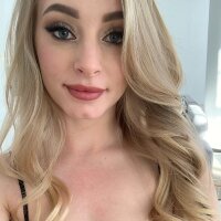 Charming_Lill Chatroom