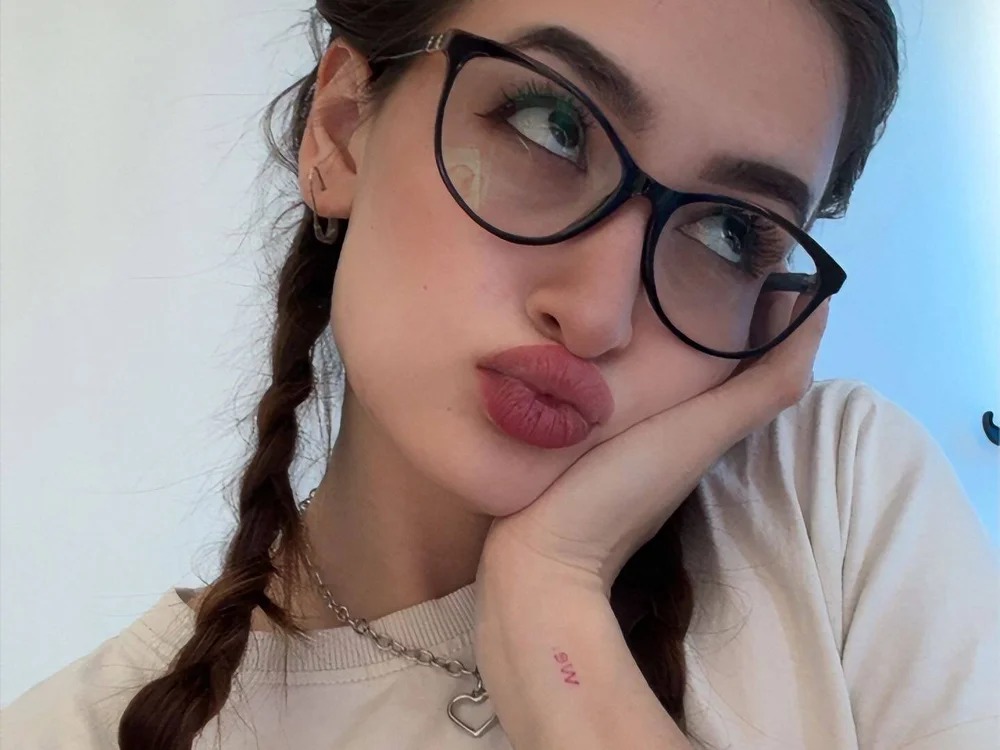 CherryMayss Chatroom