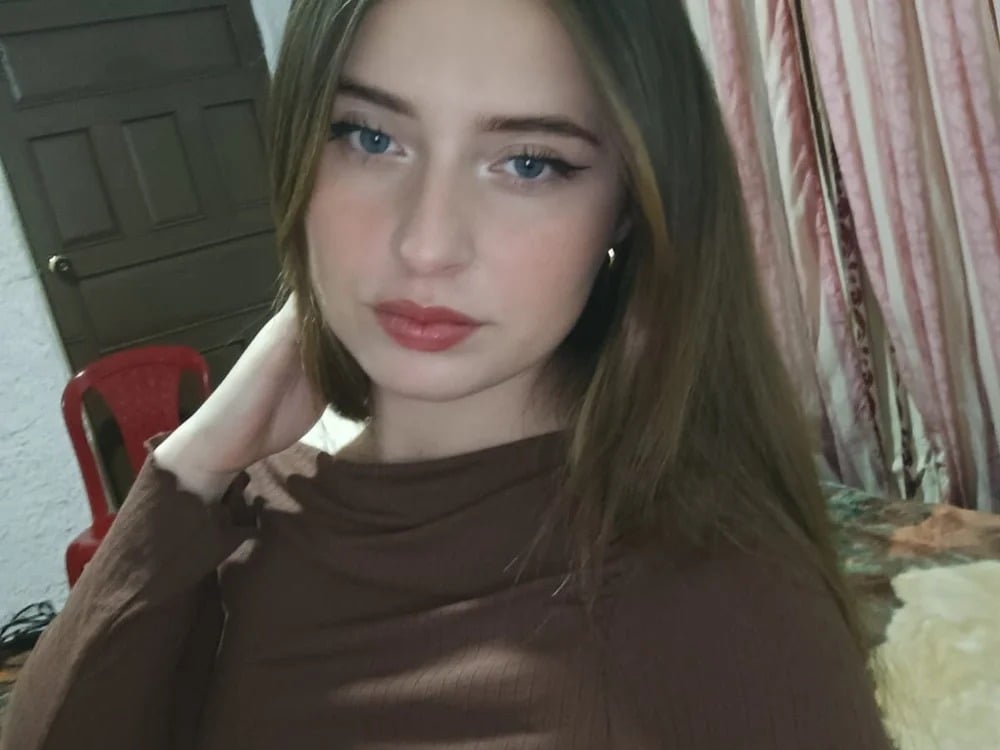 Cherry_Boom18 Chatroom