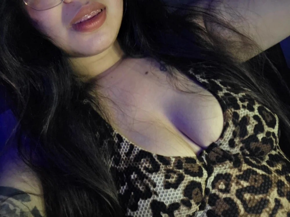 Chillntalkmami Chatroom