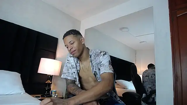 Chirs_Brown Chatroom