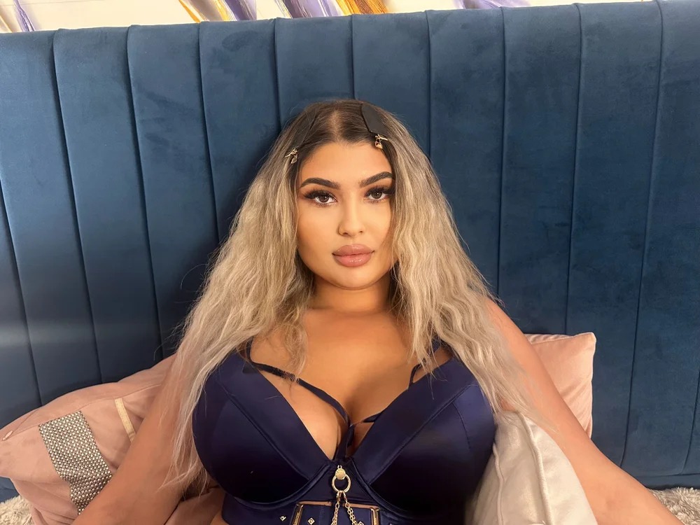 ChloeMonet Chatroom