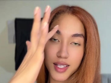 chloe-celeste's Live Webcam chloe-celeste