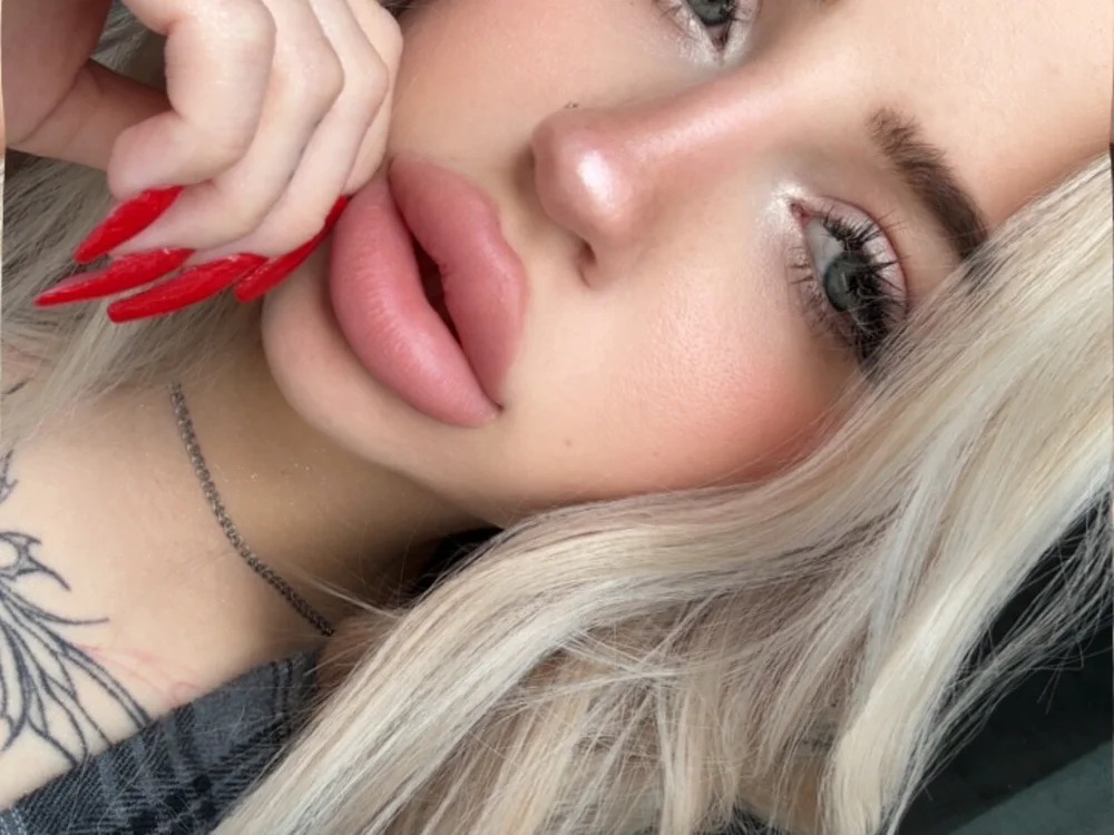 Chloe_moe Chatroom