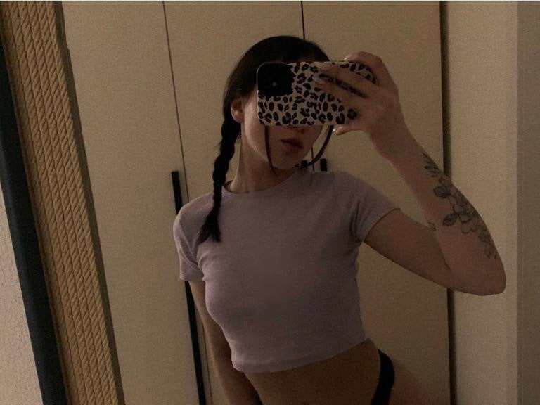 Chloeee4200 Chatroom