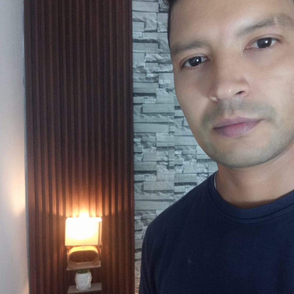 Christopher_1111 Chatroom