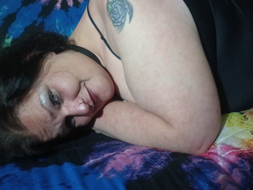 ChubbyGusherGal Chatroom