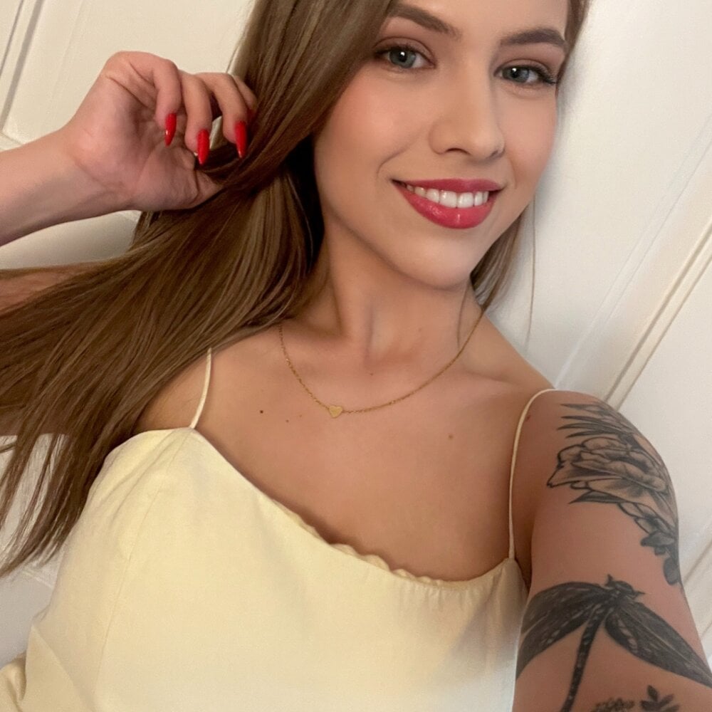 Cindy_Grey Chatroom