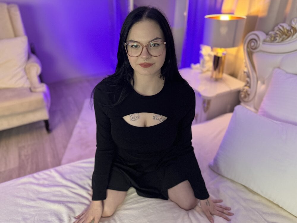 Cindy_Mills Chatroom