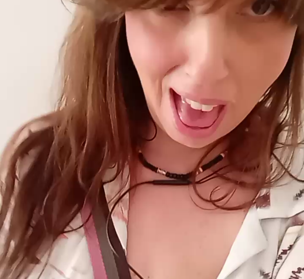 ClaudiaTierra@xh Chatroom