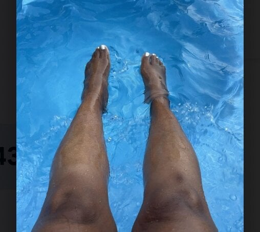 Coco_de_feet Chatroom