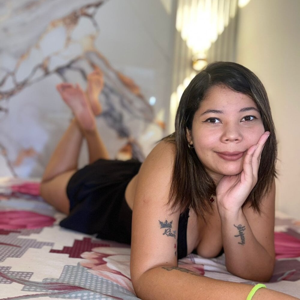 Connie_21 Chatroom