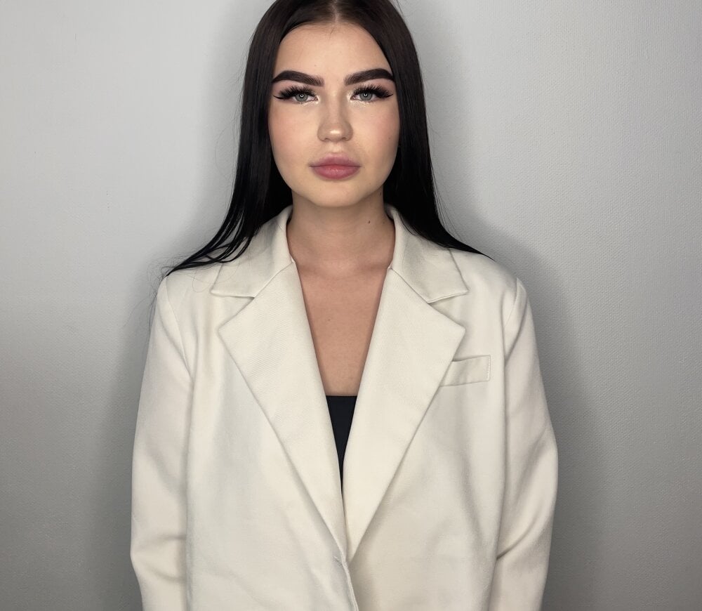 CoreenYorton Chatroom